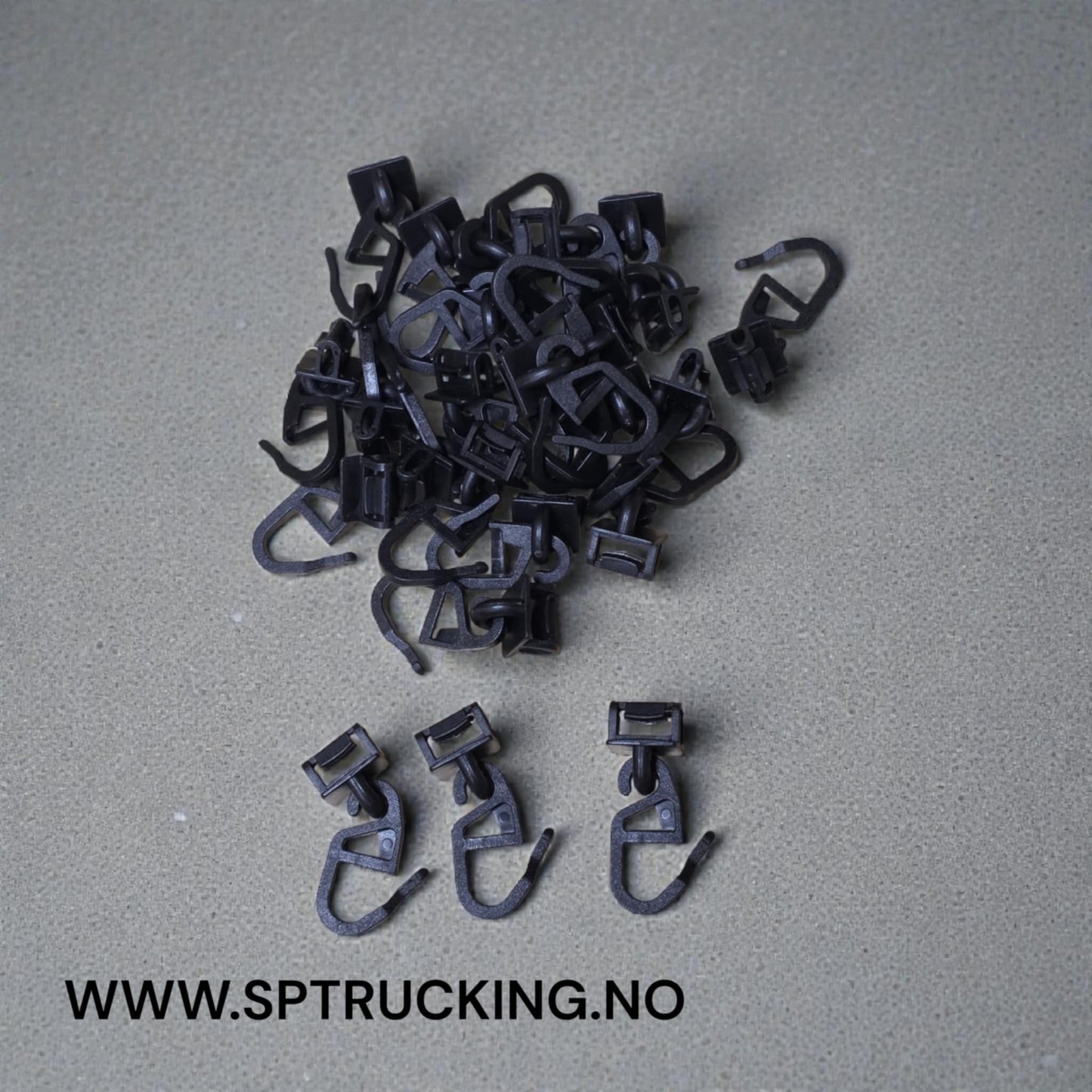 Gardin kroker Svarte Mercedes og Daf